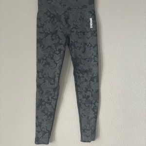 Gym shark camo leggings size medium